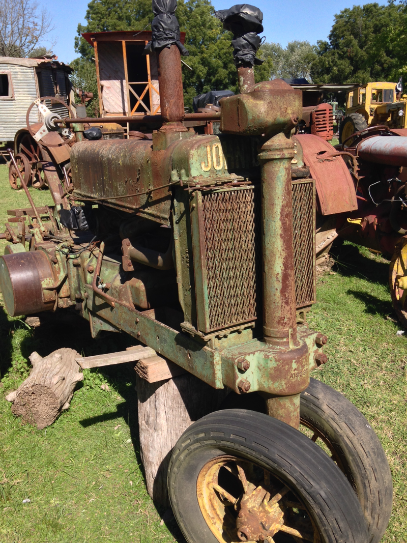 Illustration for article titled I was in Argentina last week and stumbled upon a pile of old trucks and tractors